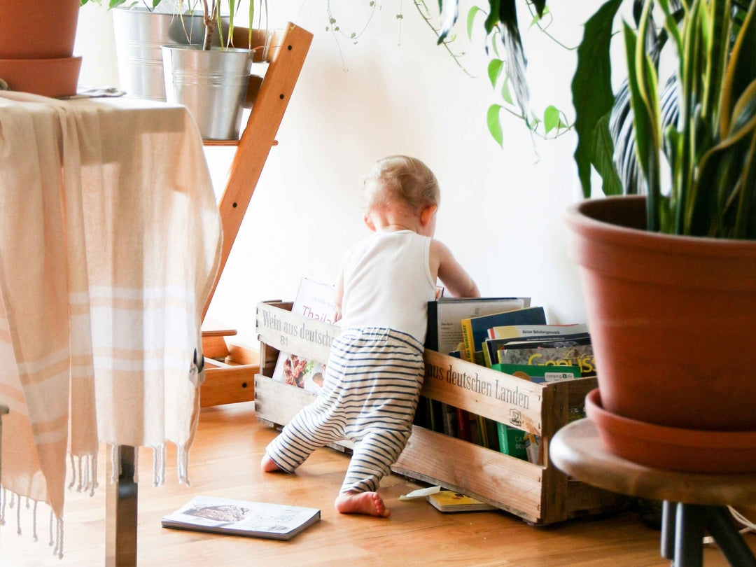 baby looking for books